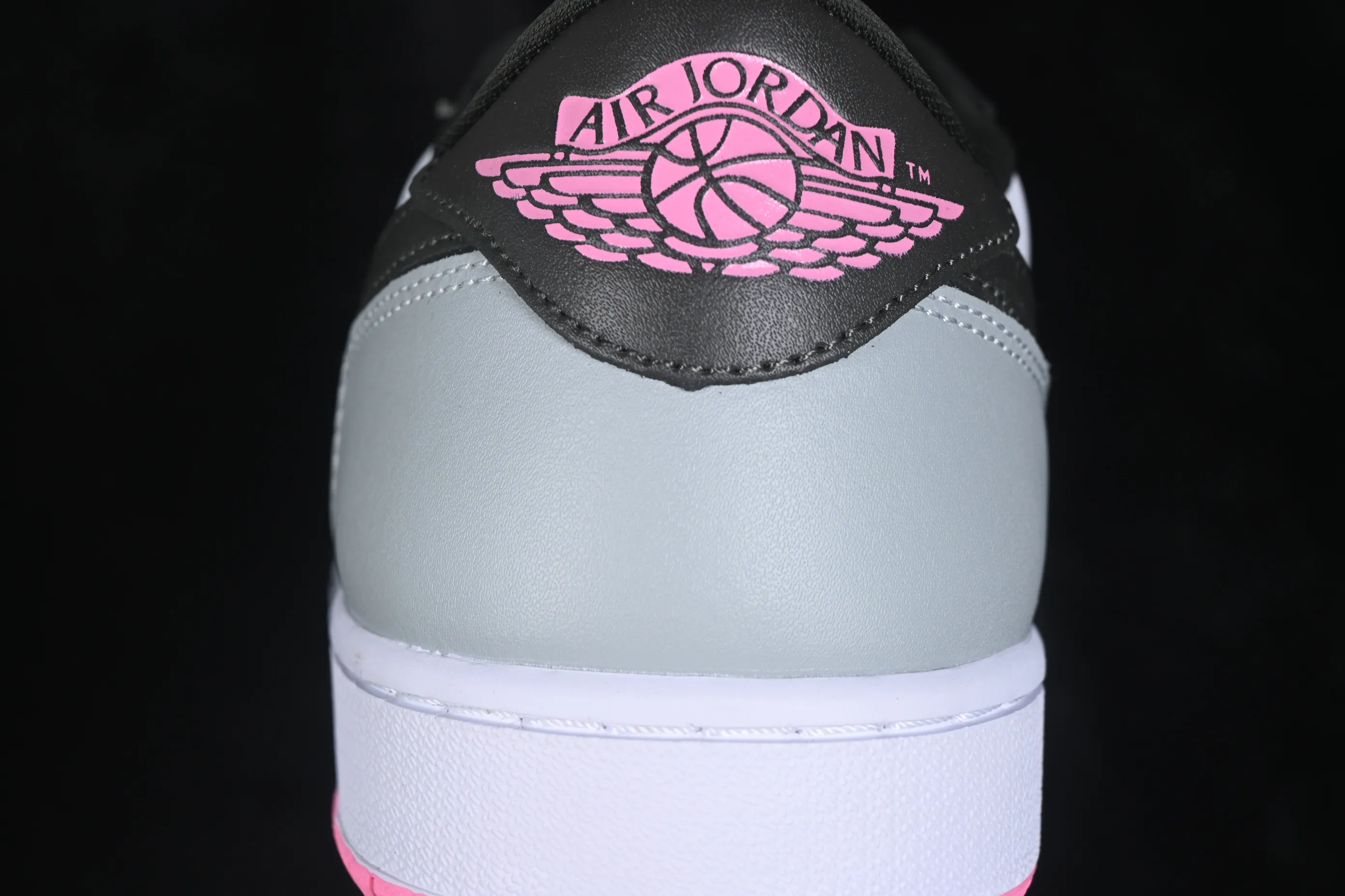 All Categories Air Jordan Jordan Series Basketball Shoes Air Jordan 1 Low Air Jordan 1 Low AJ1 Joe 1 Black Gray Pink Low-top Retro Culture Basketball Shoes DD9315-119